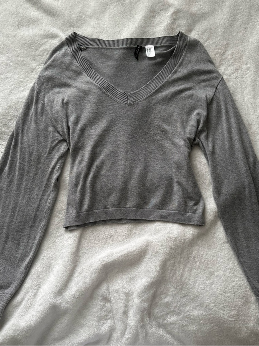 H&M V-Neck Long Sleeve Cropped Top - Gray